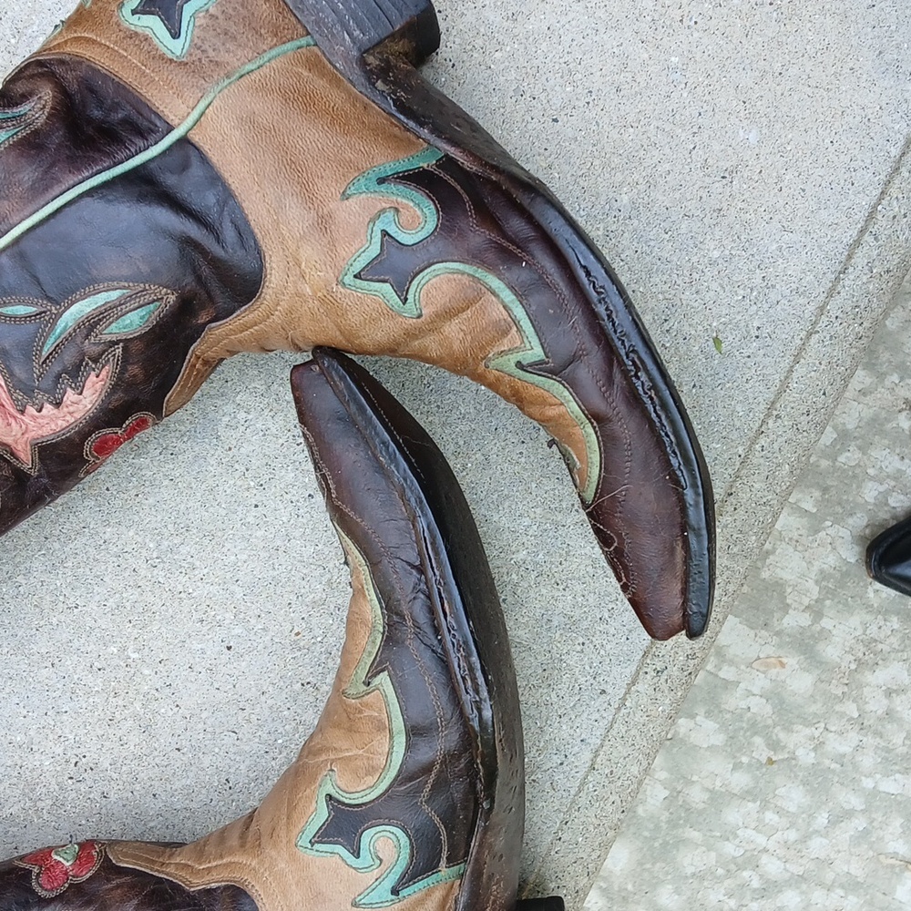 Old Gringo Two-Tone Brown Floral Embroidered Heeled Cowboy Boots - Picture 16 of 16